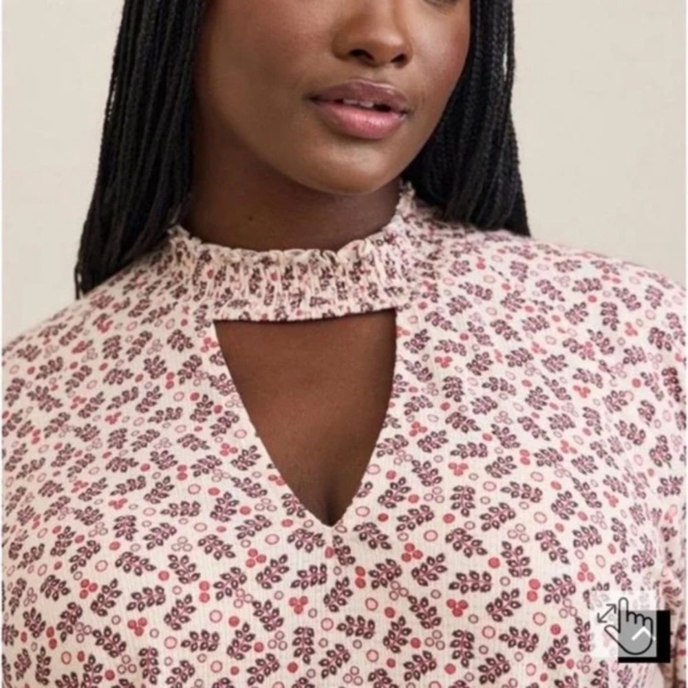 🌟 Torrid top 🌟 - Picture 5 of 6